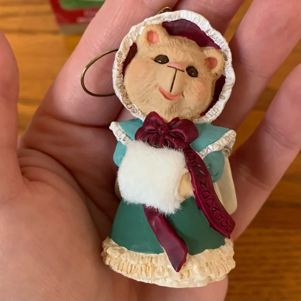 Hallmark Keepsake Ornament “Granddaughter” 2001